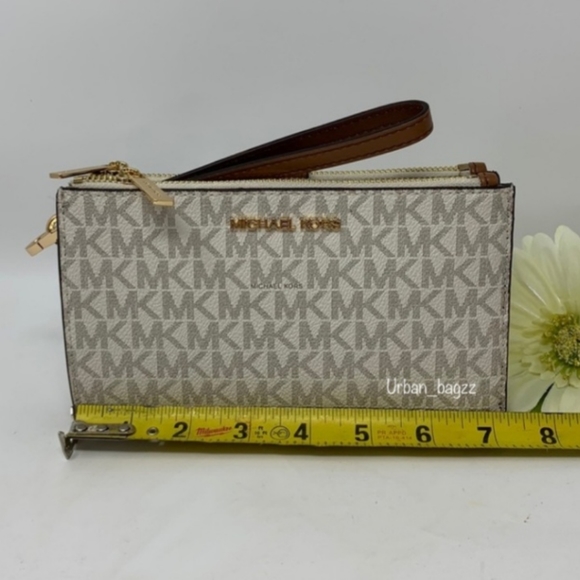 Michael Kors Handbags - TRADE @stillarosebtq